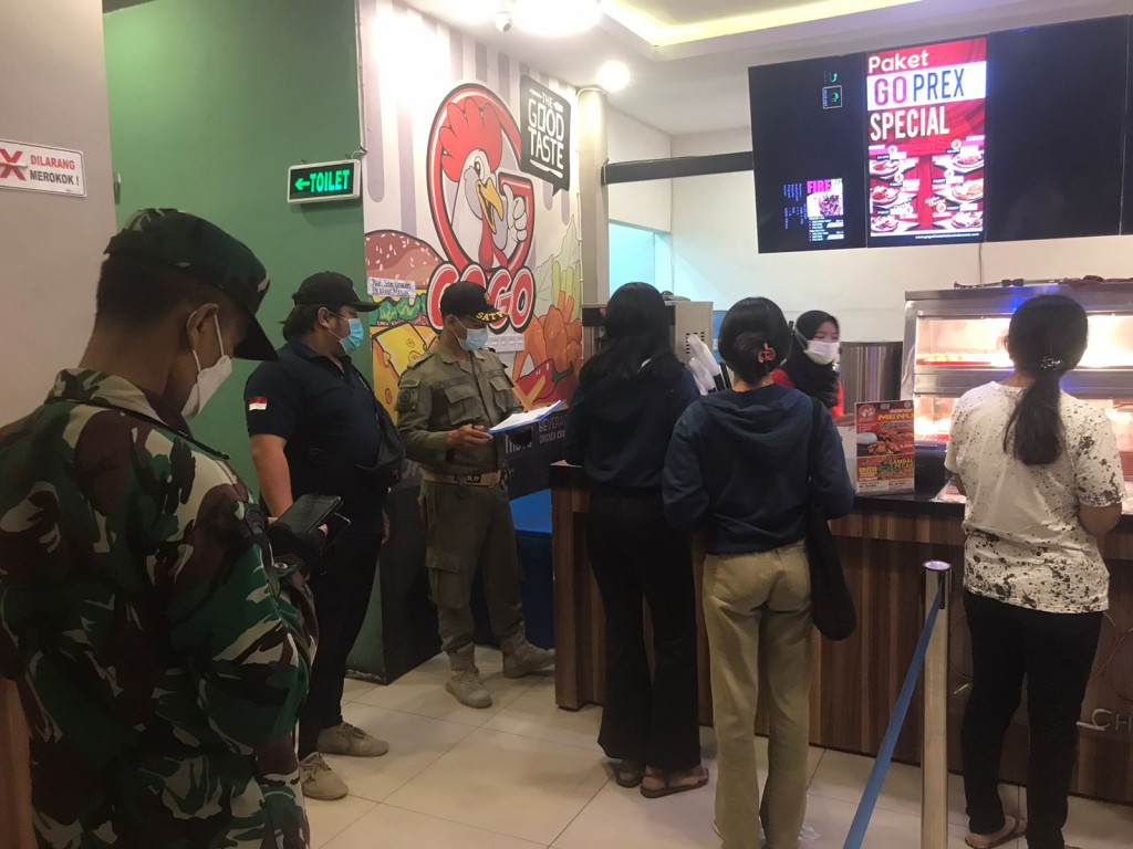 Jumat, 1 Oktober 2021 - Giat Penegakan Prokes untuk Pengendalian Penyebaran Covid-19